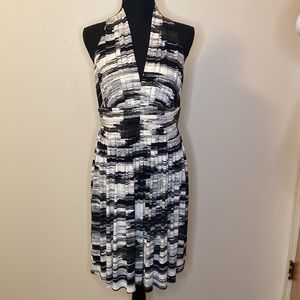 Calvin Klein Patterned Pleated V-Neck Dress